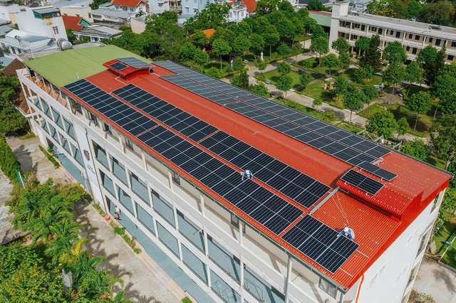 Lựa chọn đơn vị thi c&ocirc;ng điện mặt trời: V&igrave; sao uy t&iacute;n quan trọng h&agrave;ng đầu? - Ảnh 1.