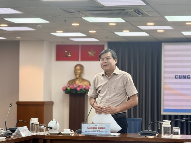 C&oacute; n&ecirc;n th&aacute;o dỡ v&ograve;ng xoay Điện Bi&ecirc;n Phủ khi kẹt xe vẫn k&eacute;o d&agrave;i? - Ảnh 1.