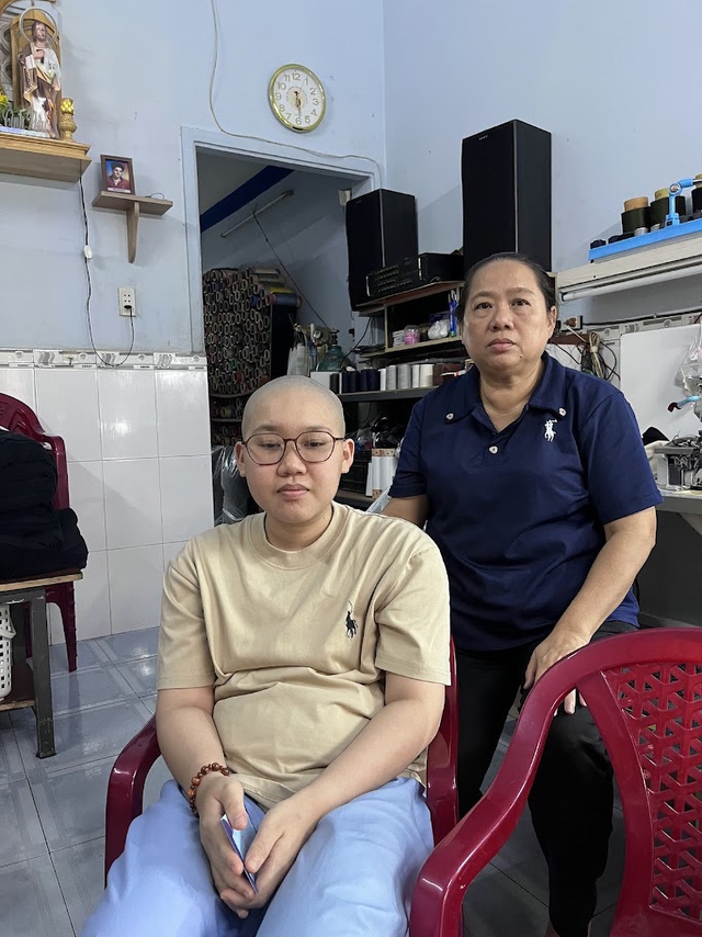 Nữ sinh cần gi&uacute;p đỡ để vượt qua trọng bệnh- Ảnh 1.