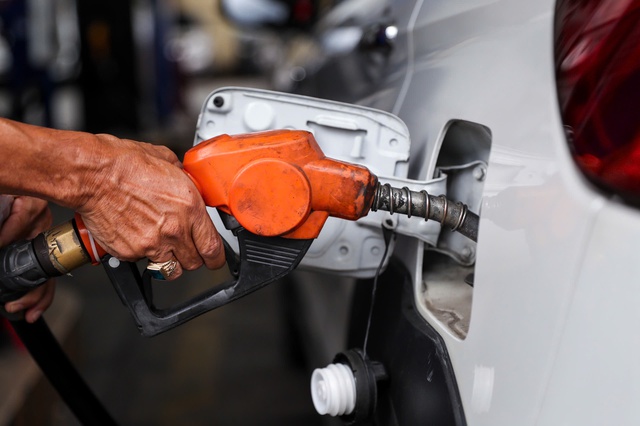 Giá xăng dầu hôm nay 19.3.2026: Tăng mạnh, trong nước chiều nay điều chỉnh thế nào? - Ảnh 1.