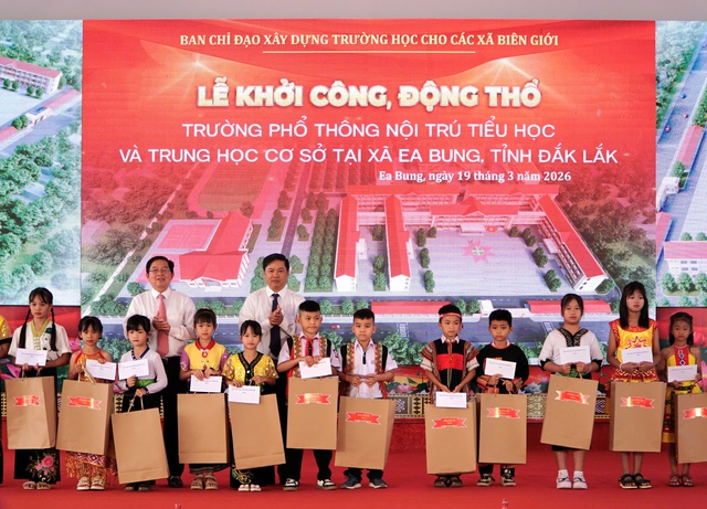 Ph&oacute; thủ tướng Hồ Quốc Dũng dự khởi c&ocirc;ng trường nội tr&uacute; v&ugrave;ng bi&ecirc;n Đắk Lắk- Ảnh 3.