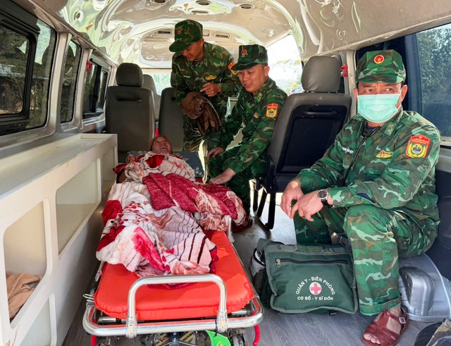 Bi&ecirc;n ph&ograve;ng Đ&agrave; Nẵng xuy&ecirc;n bi&ecirc;n giới cứu sản phụ người L&agrave;o sinh kh&oacute;- Ảnh 1.