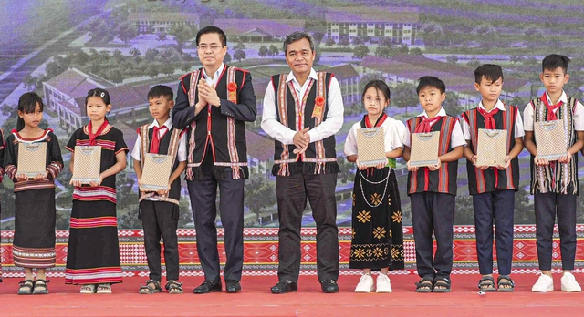 Khởi c&ocirc;ng 5 trường nội tr&uacute; ở bi&ecirc;n giới Quảng Ng&atilde;i, tổng vốn hơn 1.100 tỉ đồng - Ảnh 4.