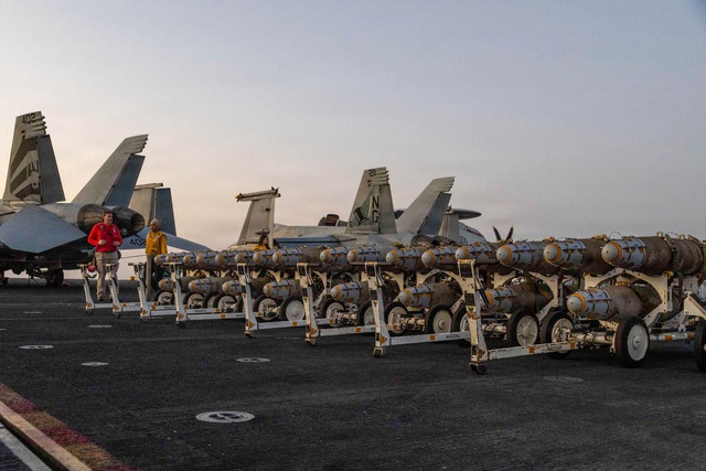 Oanh tạc cơ B - 2 và vũ khí Mỹ tấn công Iran trong năm 2026 - Ảnh 3. Oanh tạc cơ B - 2 và vũ khí Mỹ tấn công Iran trong năm 2026 - Ảnh 3.