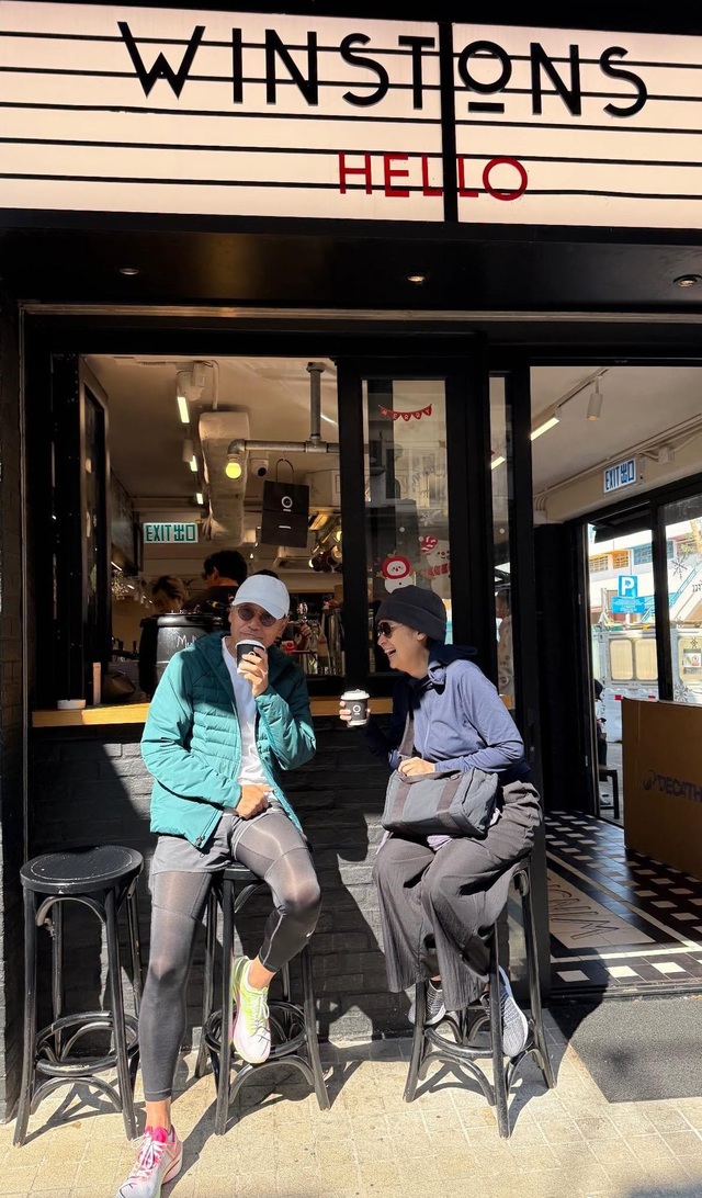 Hôn nhân bền chặt 36 năm của 'Hổ tướng' Miêu Kiều Vỹ và vợ minh tinh - Ảnh 3.