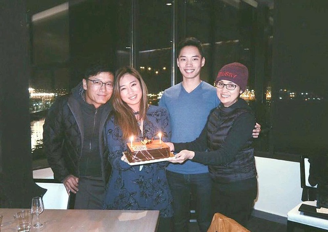 Hôn nhân bền chặt 36 năm của 'Hổ tướng' Miêu Kiều Vỹ và vợ minh tinh - Ảnh 5.