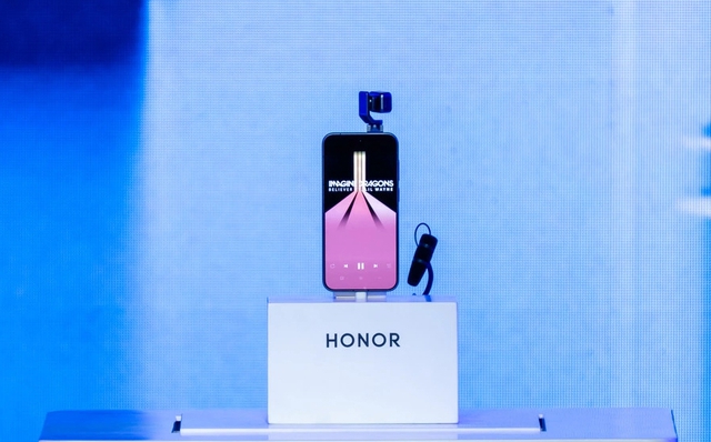 Honor ra mắt Robot Phone, tích hợp AI - Ảnh 1.