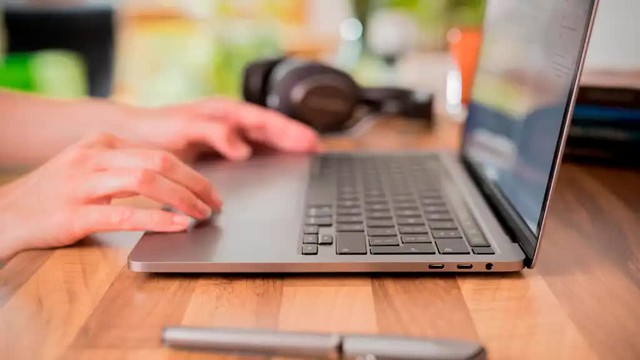 Người dùng Trung Quốc đổ xô mua máy Mac cũ - Ảnh 1.