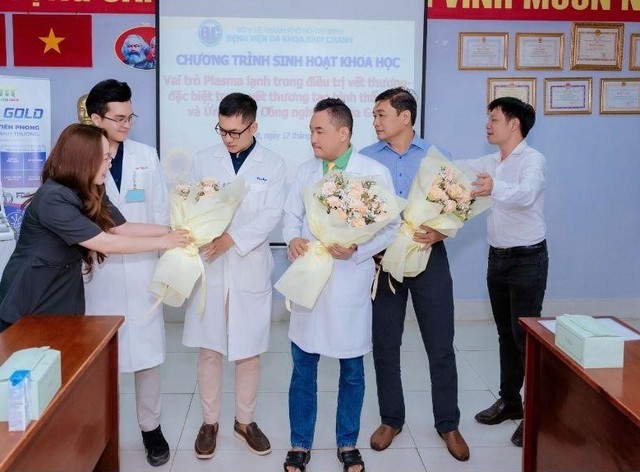 Nh&igrave;n lại buổi sinh hoạt khoa học về Cold Plasma tại Bệnh viện đa khoa B&igrave;nh Ch&aacute;nh - Ảnh 4.