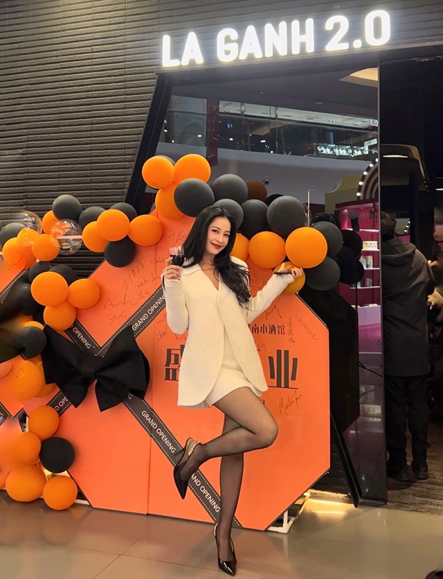 Chi Pu bất ngờ chuyển nhượng to&agrave;n bộ cổ phần nh&agrave; h&agrave;ng tại Thượng Hải - Ảnh 1.