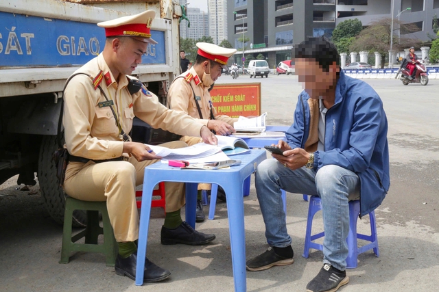 Đề xuất tăng gấp đôi mức tiền xử phạt không lập biên bản, thêm cả 'phạt nguội'- Ảnh 1. Đề xuất tăng gấp đôi mức tiền xử phạt không lập biên bản, thêm cả 'phạt nguội'- Ảnh 1.