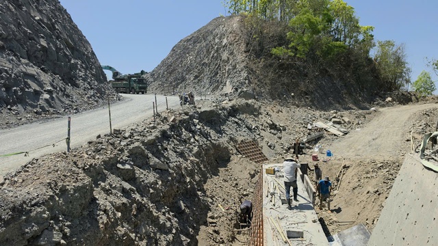 Cận cảnh quốc lộ 28B - cung đường mới đi Đ&agrave; Lạt đang về đ&iacute;ch- Ảnh 4.