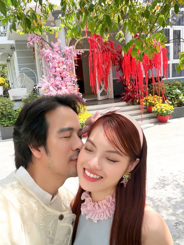 Cuộc sống sau khi kết h&ocirc;n của Đo&agrave;n Minh T&agrave;i v&agrave; vợ b&aacute;c sĩ k&eacute;m 16 tuổi - Ảnh 3.