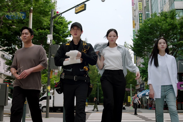 'Luật sư b&oacute;ng ma' đạt rating kỷ lục, Yoo Yeon Seok ph&aacute; vỡ h&igrave;nh tượng tổng t&agrave;i - Ảnh 1.