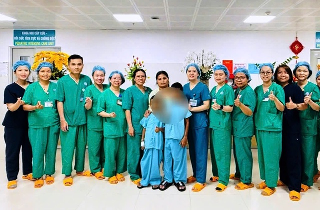 Hai trẻ ngộ độc botulinum do ăn c&aacute; ủ chua xuất viện sau 12 ng&agrave;y điều trị- Ảnh 1.