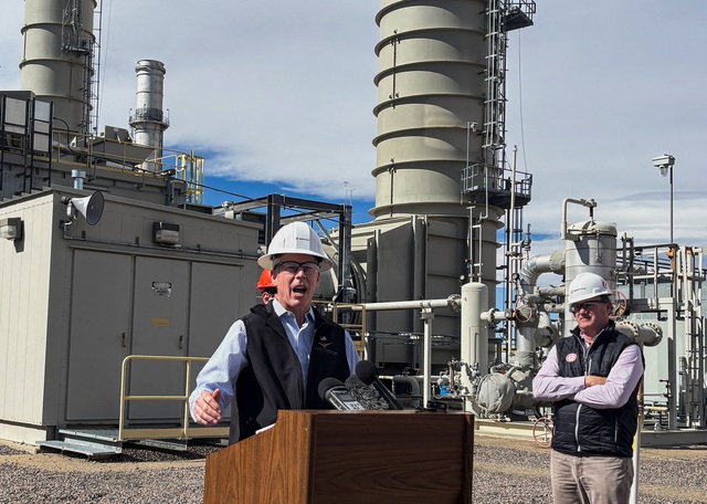 Mỹ cho phép bán dầu nguồn gốc Iran, cho vay 45,2 triệu thùng dự trữ chiến lược - Ảnh 1.