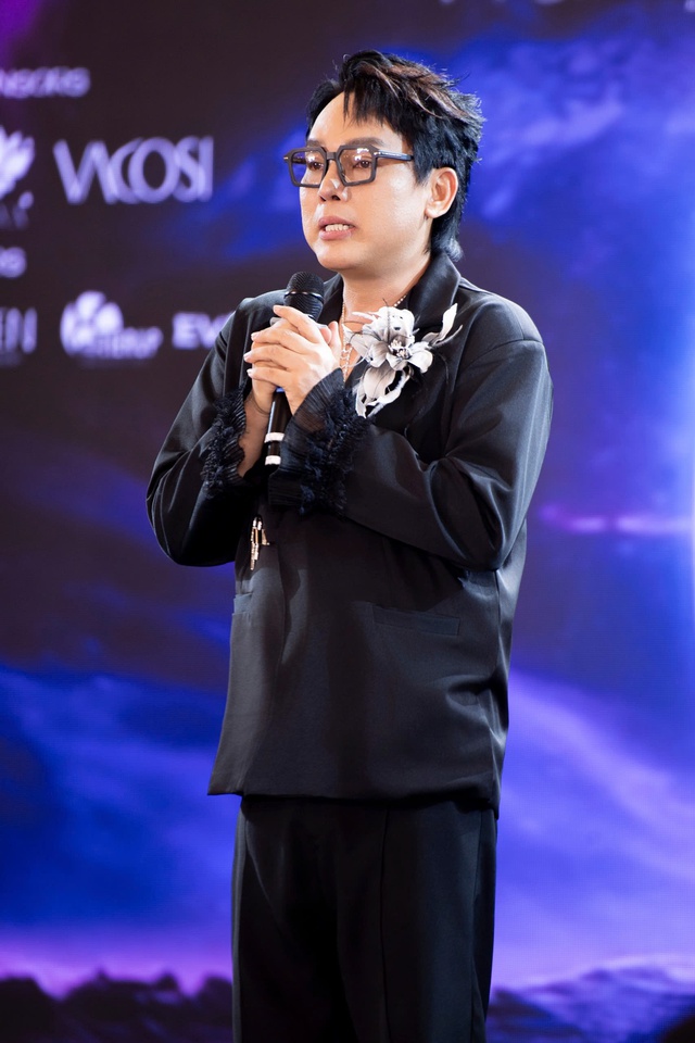 'Phù thủy make up' Hồ Khanh: Tối kỵ khi làm việc với nghệ sĩ là 'nhiều chuyện' - Ảnh 1.