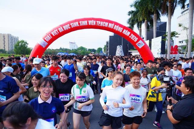 H&agrave;ng ng&agrave;n người trẻ dậy sớm tham gia chạy bộ- Ảnh 4.