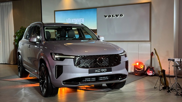 Volvo mang mẫu SUV cao cấp nhất về Việt Nam, giá 3,289 tỉ đồng - Ảnh 1. SUV cao cấp nhất của Volvo 'chào' khách Việt giá 3,289 tỉ đồng - Ảnh 1.