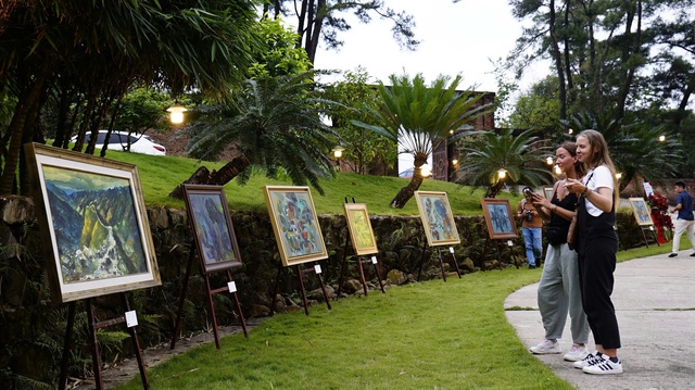 Thơ mộng triển l&atilde;m 'Giấc mơ của những giấc mơ'- Ảnh 2.