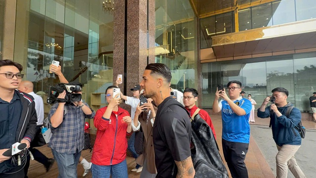 Đỗ Ho&agrave;ng H&ecirc;n n&oacute;i cực hay trong ng&agrave;y đầu l&ecirc;n đội tuyển Việt Nam, b&aacute;o ch&iacute; &lsquo;th&iacute;ch m&ecirc;&rsquo; - Ảnh 2.