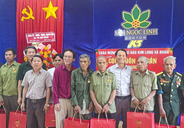 'Gieo hạt giống tương lai' từ 3.000 cây sâm Ngọc Linh cho thanh niên miền núi- Ảnh 3. 'Gieo hạt giống tương lai' từ 3.000 cây sâm Ngọc Linh cho thanh niên miền núi- Ảnh 3.