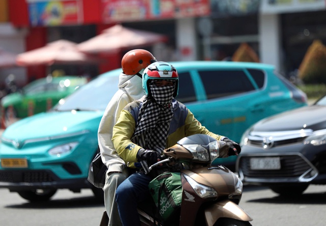 Nắng nóng gia tăng, tuần tới ở TP.HCM nóng nhất đến 36 độ C- Ảnh 1. Nắng nóng gia tăng, tuần tới ở TP.HCM nóng nhất đến 36 độ C- Ảnh 1.