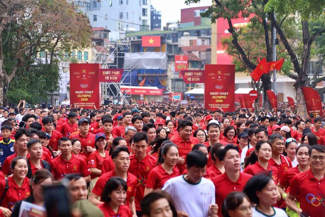 Rộn tiếng cười v&agrave;o Ng&agrave;y chạy Olympic 2026 hướng đến 80 năm ng&agrave;nh TDTT Việt Nam- Ảnh 1.