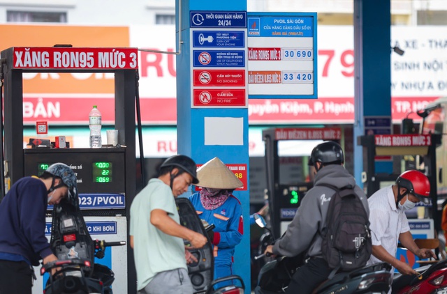 Gi&aacute; xăng dầu h&ocirc;m nay 31.3.2026: Xăng trong nước sẽ được điều chỉnh thế n&agrave;o?- Ảnh 1.