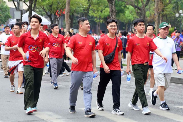 Rộn tiếng cười v&agrave;o Ng&agrave;y chạy Olympic 2026 hướng đến 80 năm ng&agrave;nh TDTT Việt Nam- Ảnh 2.