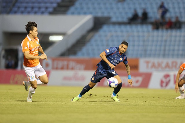 Nguyễn Filip 'xuất thần', CLB CAHN thắng h&uacute; v&iacute;a Đ&agrave; Nẵng: Ng&ocirc;i đầu vững như b&agrave;n thạch c&ograve;n HAGL ở đ&acirc;u?- Ảnh 1.