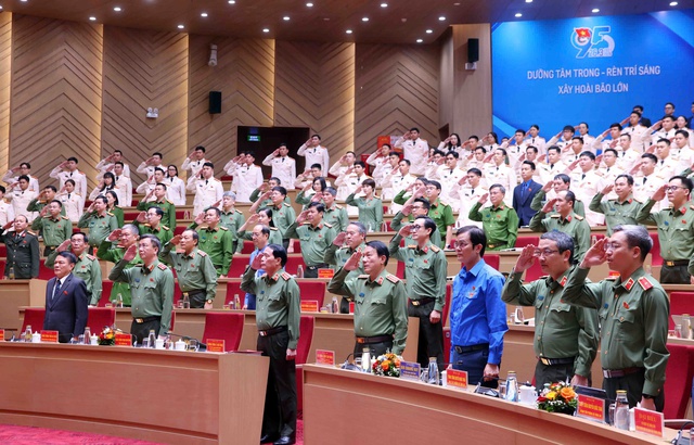 Đoàn Thanh niên Bộ Công an nhận Huân chương Bảo vệ Tổ quốc hạng nhất- Ảnh 1. Đoàn Thanh niên Bộ Công an nhận Huân chương Bảo vệ Tổ quốc hạng nhất- Ảnh 1.