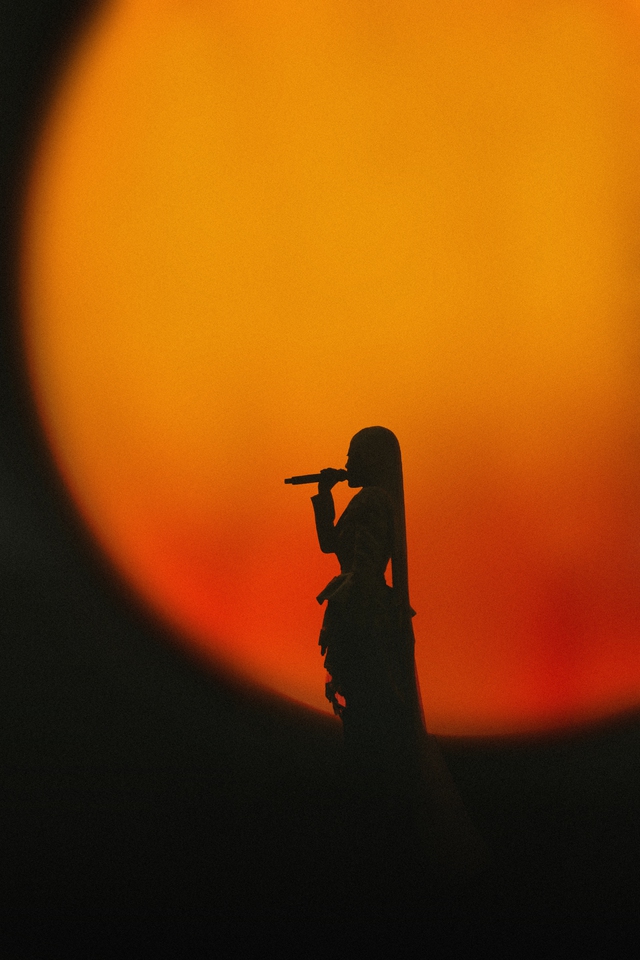 Phùng Khánh Linh từng ăn bánh tráng sống qua ngày, bán hàng online để làm nhạc- Ảnh 6. Phùng Khánh Linh từng ăn bánh tráng sống qua ngày, bán hàng online để làm nhạc- Ảnh 6.