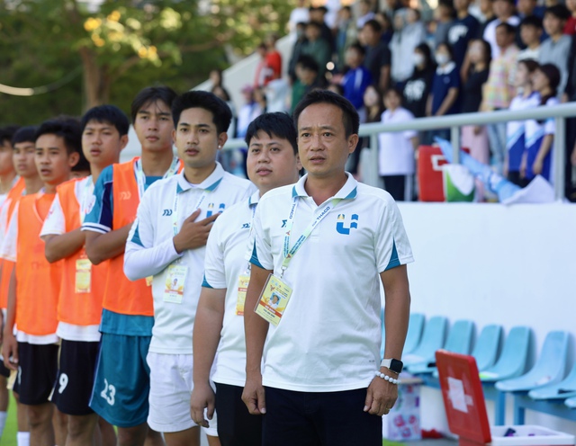 Những tr&agrave;ng ph&aacute;o tay xứng đ&aacute;ng cho Trường ĐH C&ocirc;ng nghiệp TP.HCM- Ảnh 6.