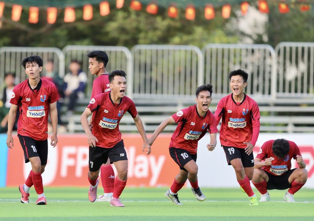 Những tr&agrave;ng ph&aacute;o tay xứng đ&aacute;ng cho Trường ĐH C&ocirc;ng nghiệp TP.HCM- Ảnh 11.