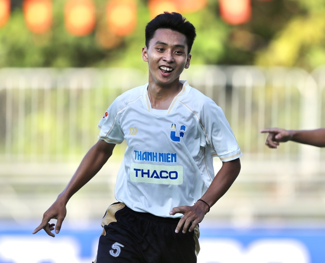 Những tr&agrave;ng ph&aacute;o tay xứng đ&aacute;ng cho Trường ĐH C&ocirc;ng nghiệp TP.HCM- Ảnh 7.