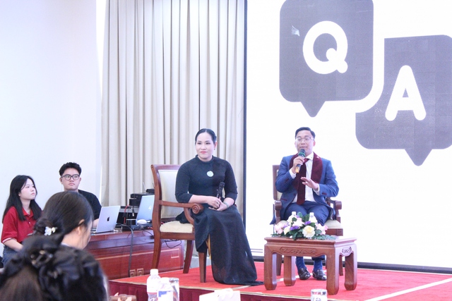 'Cha mẹ muốn con theo nghề m&igrave;nh nhưng về nh&agrave; l&agrave; n&oacute;i xấu đồng nghiệp'- Ảnh 2.