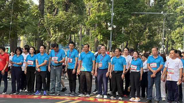 H&agrave;ng ngh&igrave;n người tham gia Ng&agrave;y chạy Olympic sức khỏe to&agrave;n d&acirc;n tại TP.HCM- Ảnh 7.