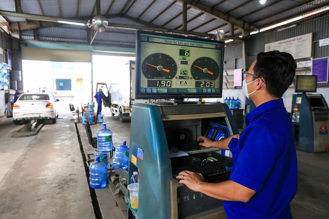 'Đạp lút ga' kiểm định khí thải: Chuyên gia từng làm ngành ô tô Đức nói gì?- Ảnh 2. 'Đạp lút ga' kiểm định khí thải: Chuyên gia từng làm ngành ô tô Đức nói gì?- Ảnh 2.