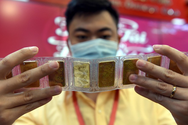 Gi&aacute; v&agrave;ng h&ocirc;m nay 22.3.2026: Rớt thảm, người mua lỗ nặng 23 triệu đồng- Ảnh 1.