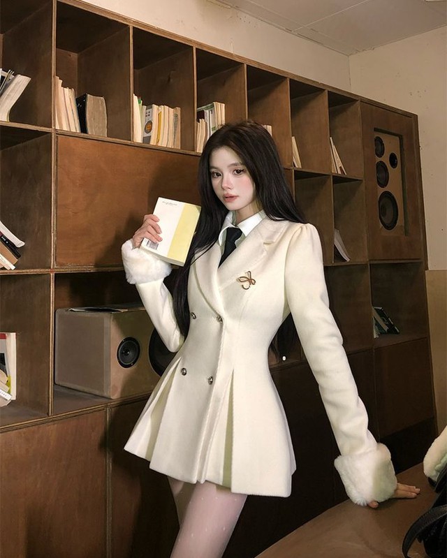 Chỉ với một chiếc cài áo, trang phục tầm thường cũng hóa sang trọng- Ảnh 7.