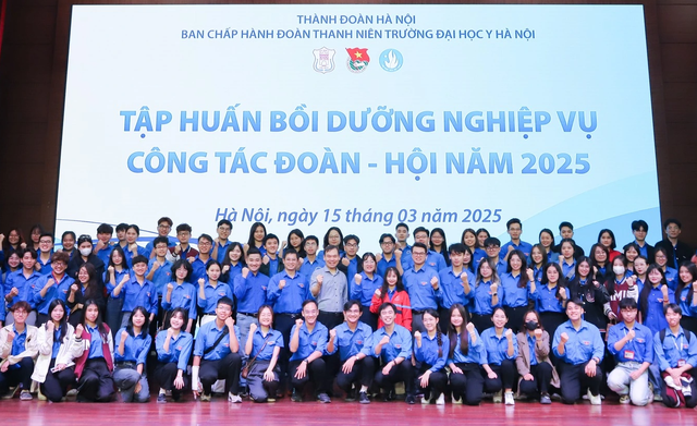 70 năm phụng sự Tổ quốc của những 'chiến sĩ &aacute;o trắng' - Ảnh 1.