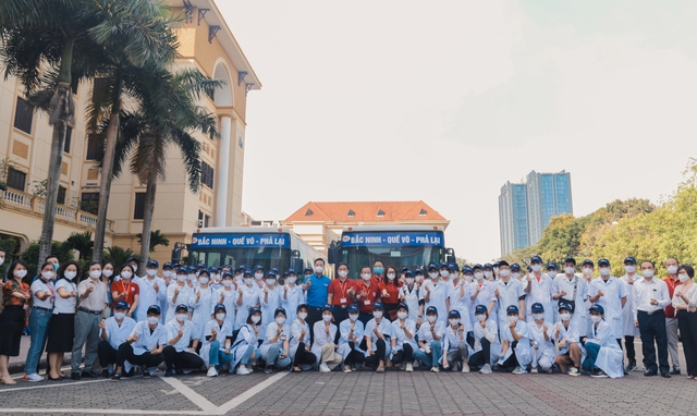 70 năm phụng sự Tổ quốc của những 'chiến sĩ &aacute;o trắng' - Ảnh 2.