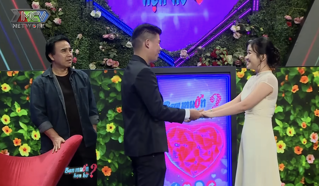 Quyền Linh phấn khích khi chàng trai 1,8m chinh phục được gái xinh Ngoại thương- Ảnh 1. Quyền Linh phấn khích khi chàng trai 1,8m chinh phục được gái xinh Ngoại thương- Ảnh 1.