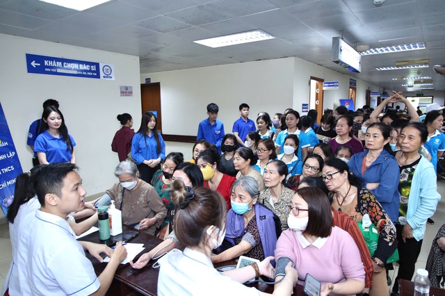 Kh&aacute;m chữa bệnh miễn ph&iacute; cho người d&acirc;n trong Th&aacute;ng Thanh ni&ecirc;n 2026 - Ảnh 4.
