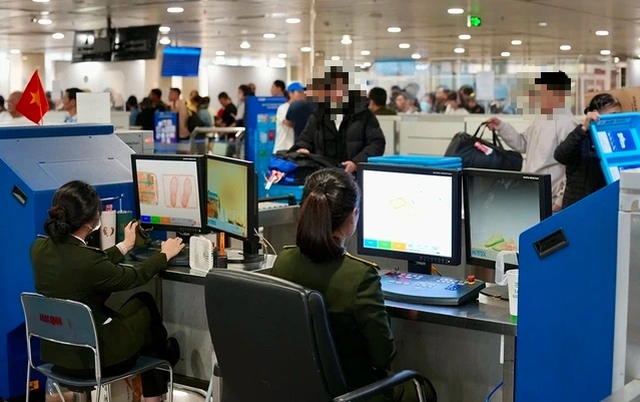 Đề xuất tạm ngừng xuất cảnh với người 'qu&aacute; hạn' nộp phạt h&agrave;nh ch&iacute;nh - Ảnh 1.