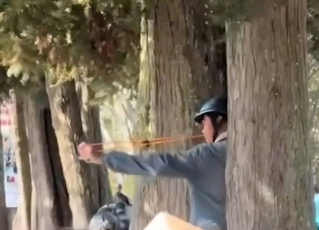 X&aacute;c định danh t&iacute;nh người bắn động vật v&agrave; h&agrave;nh hung ph&oacute;ng vi&ecirc;n tại Đ&agrave; Lạt- Ảnh 3.