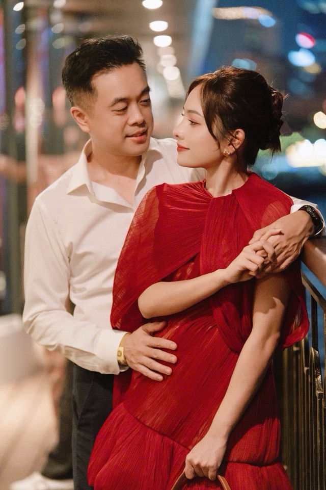 Dương Khắc Linh cho&aacute;ng v&aacute;ng khi th&agrave;nh &lsquo;bố bốn con&rsquo; - Ảnh 2.