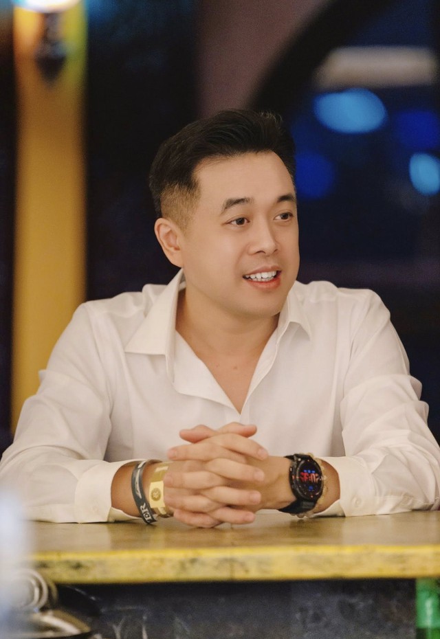 Dương Khắc Linh cho&aacute;ng v&aacute;ng khi th&agrave;nh &lsquo;bố bốn con&rsquo; - Ảnh 3.