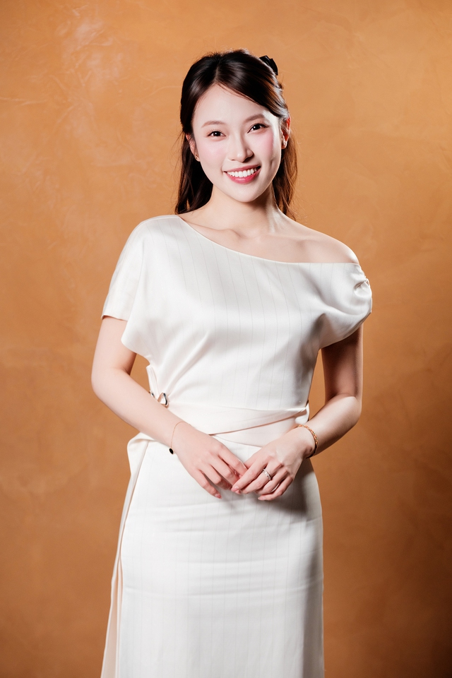 MC 'Đường lên đỉnh Olympia' nói về tin đồn hẹn hò về Nguyên Khang - Ảnh 2.